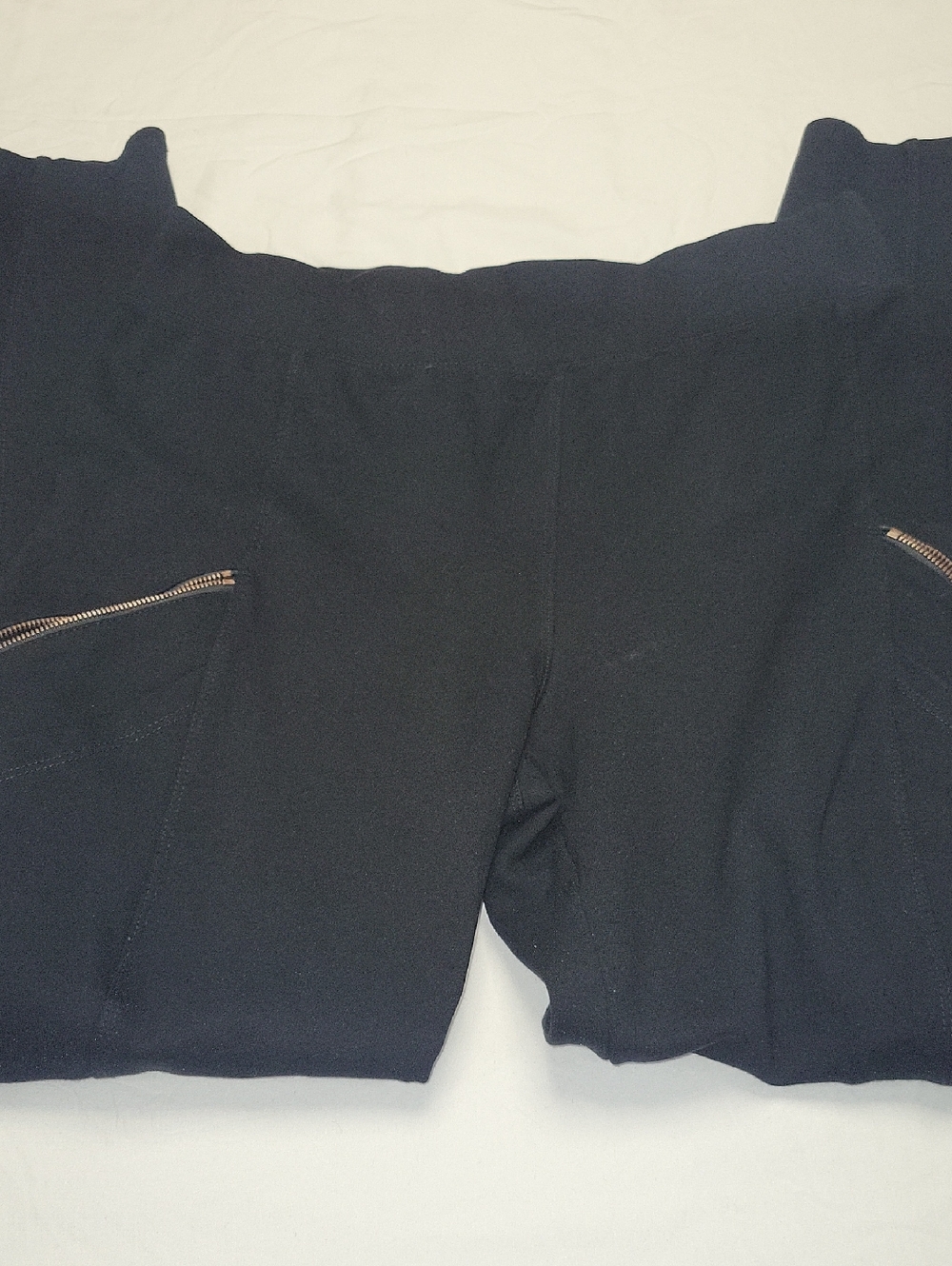 Legendary Whitetails Black Women's Leggings with Zipper Pockets